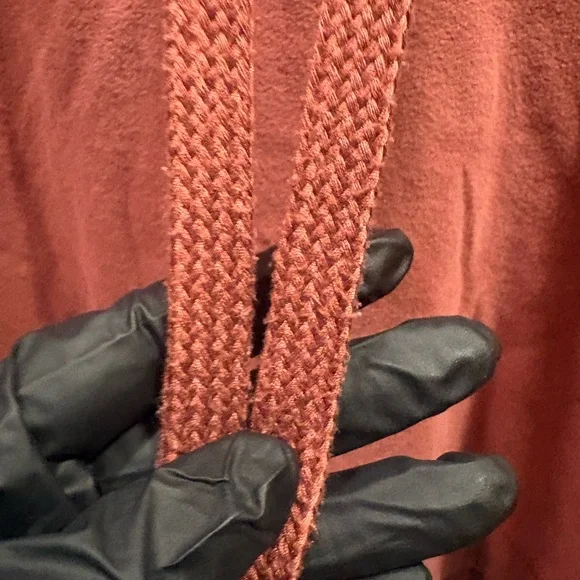 Sweaty Betty Escape Luxe cropped hoodie - Picture 4 of 8